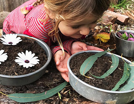 Mud Kitchen Play & Nature Craft