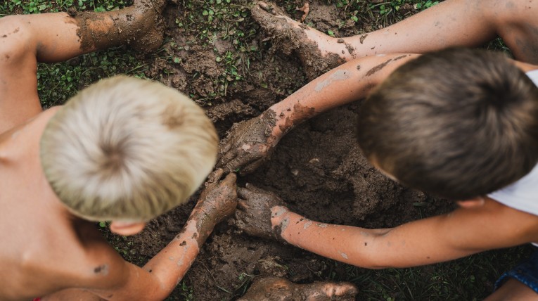 Dirt play kids