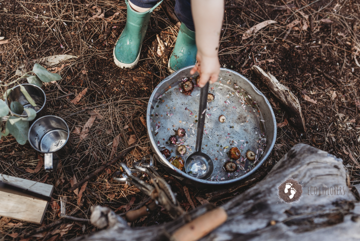 Wheelers Hill Bush Play ~ Mud Pies, Magic Potions & Nature Craft